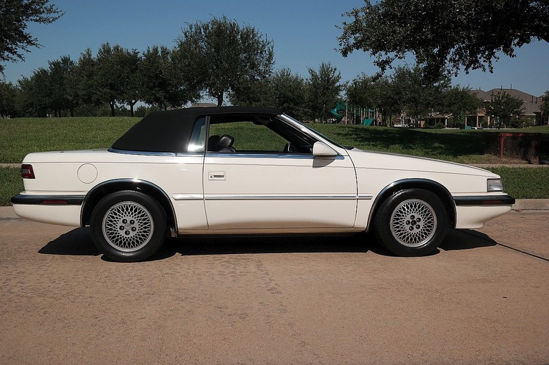 Illustration for article titled This Chrysler TC By Maserati Could Be Your Italian K-Car
